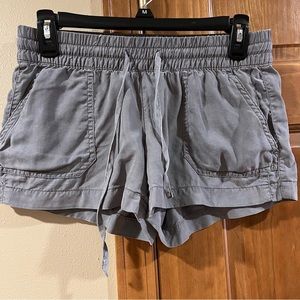 Vineyard Vines Shorts - Size XXS